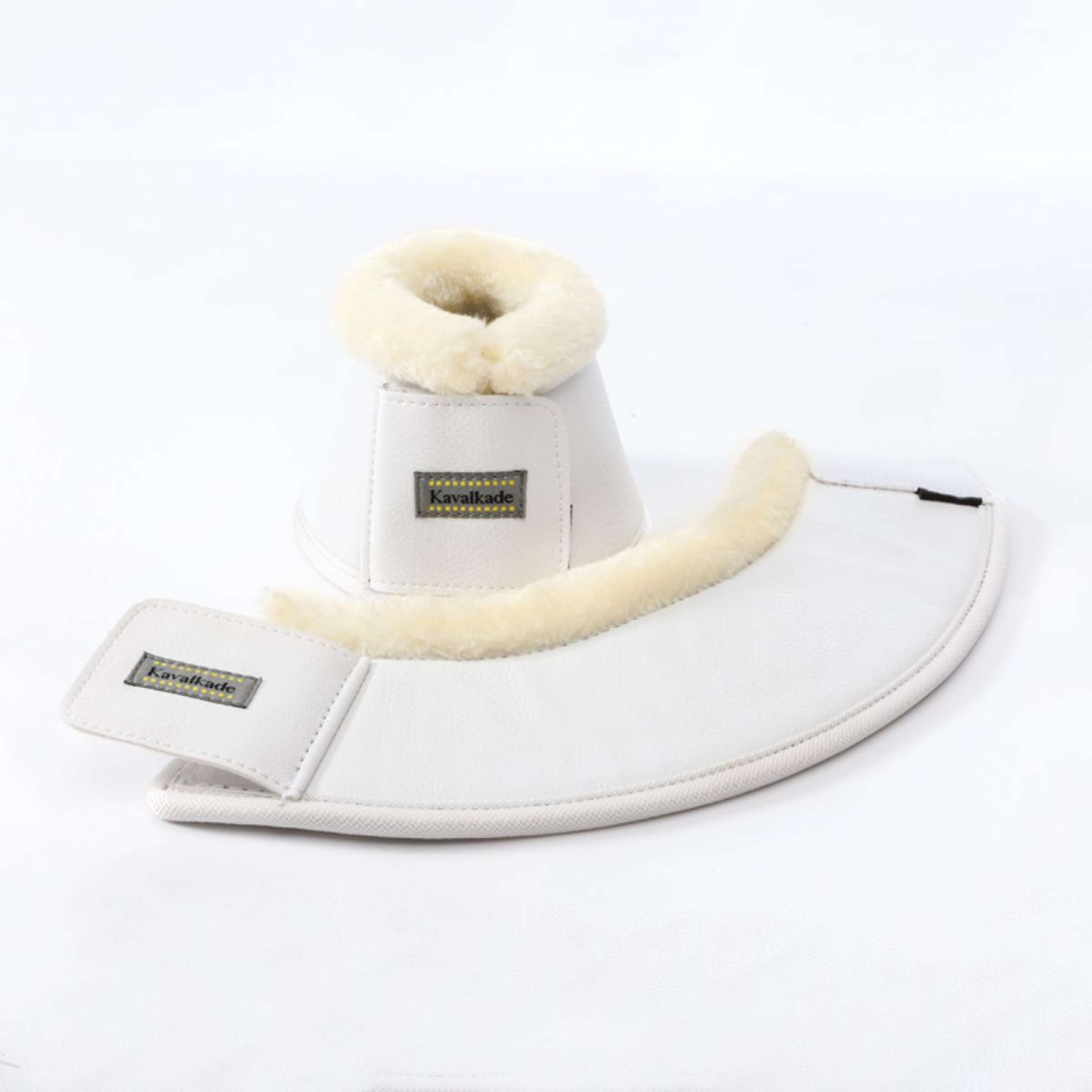 Kavalkade Ochraniacze Skokowe ze Sztucznym Futrem Białe