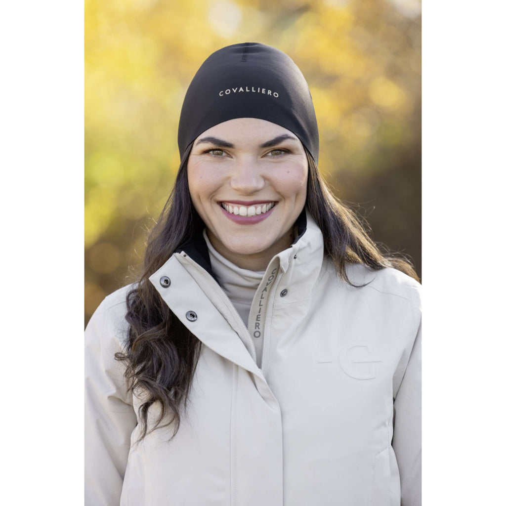 Czapka bezszwowa Covalliero AW26 czarna