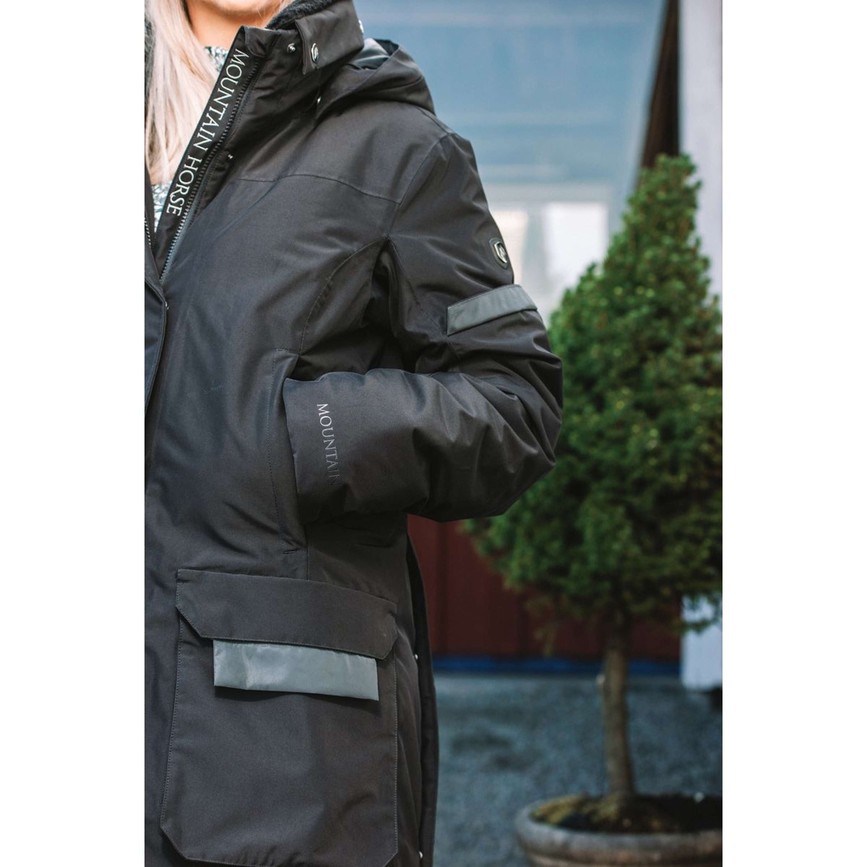 Mountain Horse Długi Płaszcz Saga Onyx Black