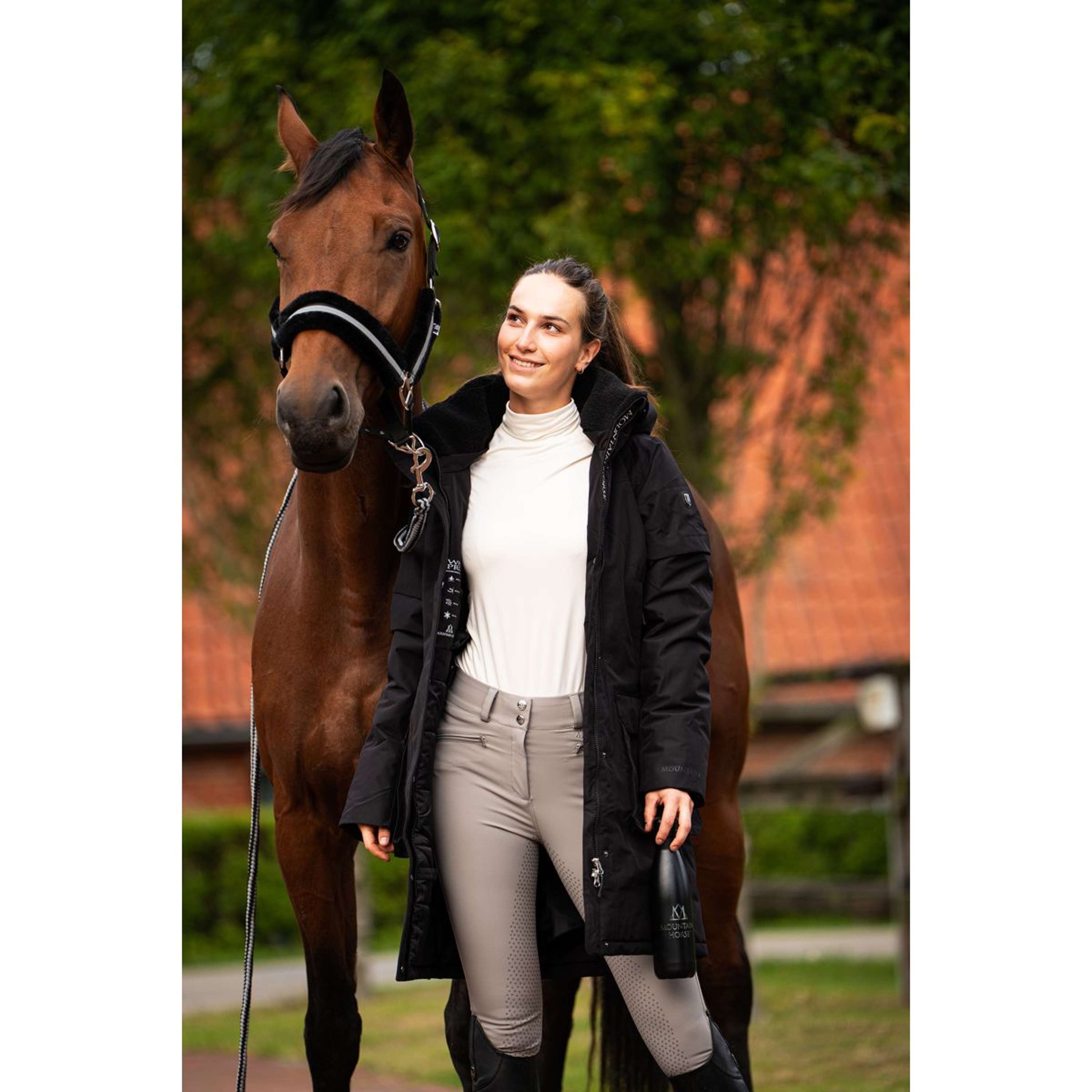 Mountain Horse Długi Płaszcz Saga Onyx Black