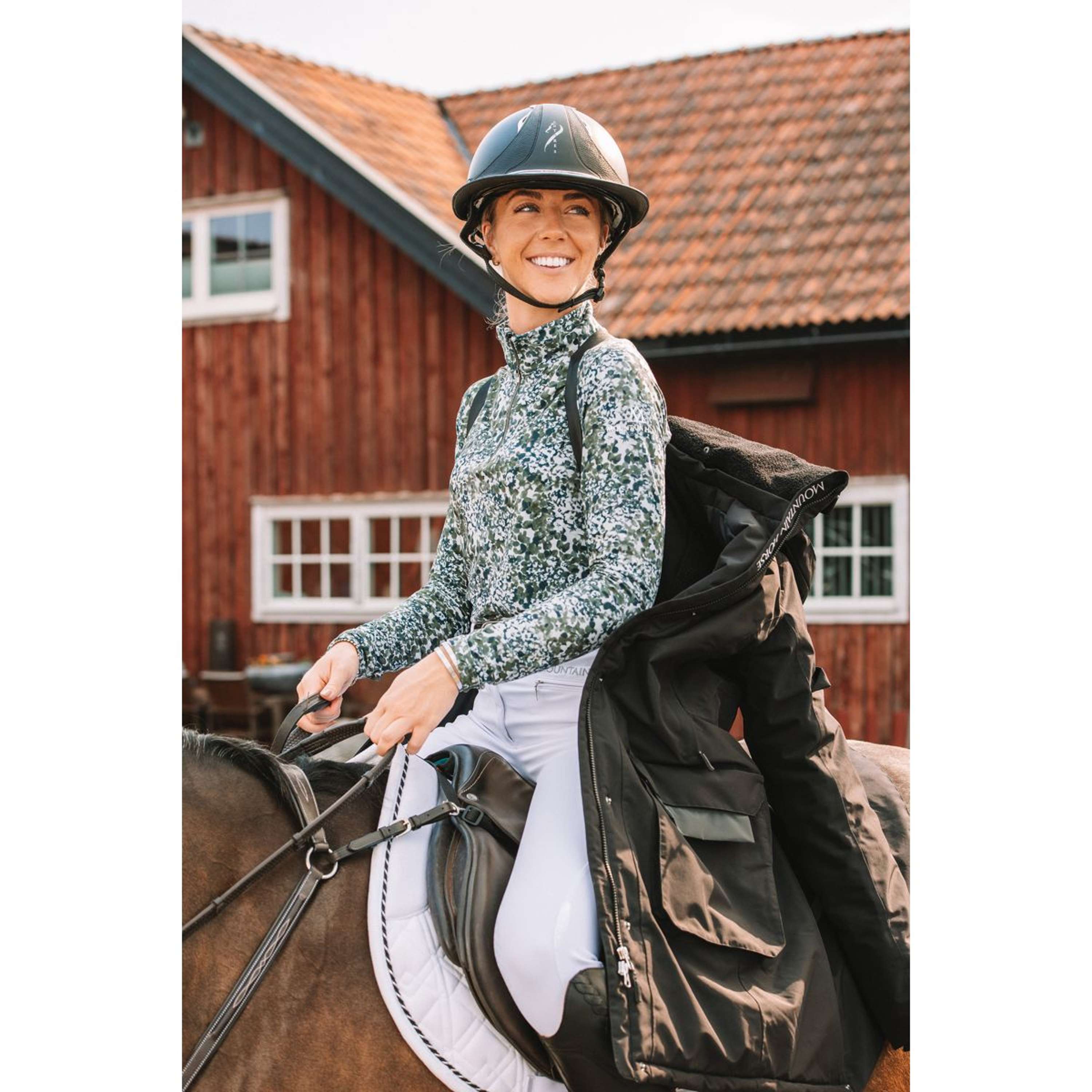 Mountain Horse Długi Płaszcz Saga Onyx Black
