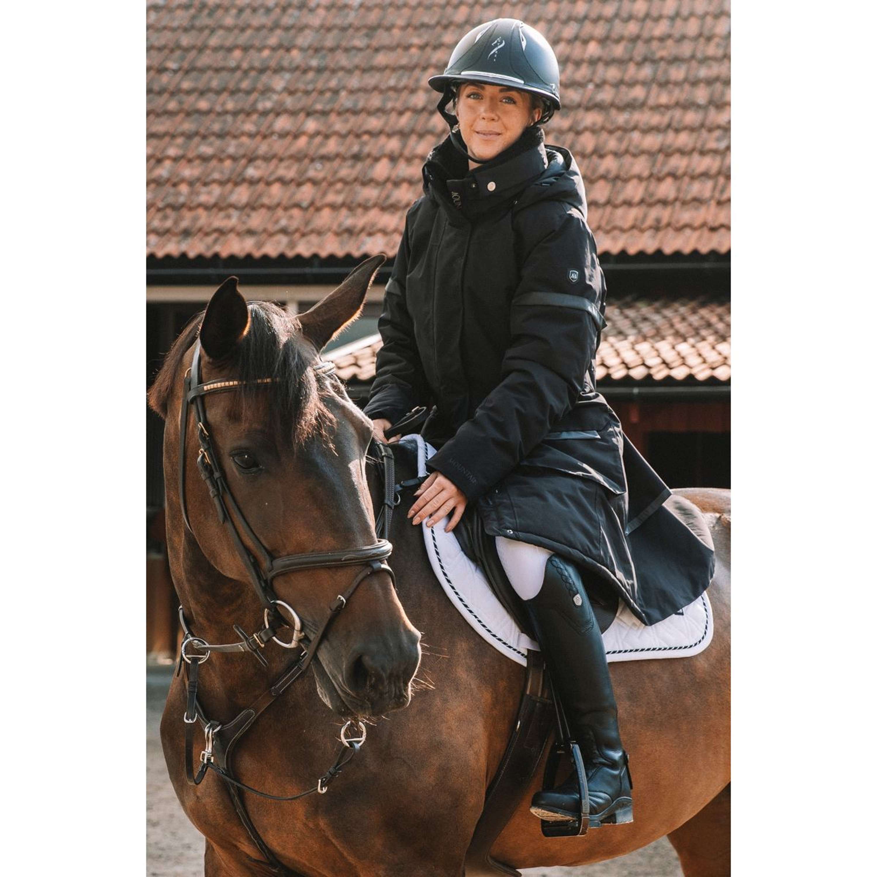 Mountain Horse Długi Płaszcz Saga Onyx Black