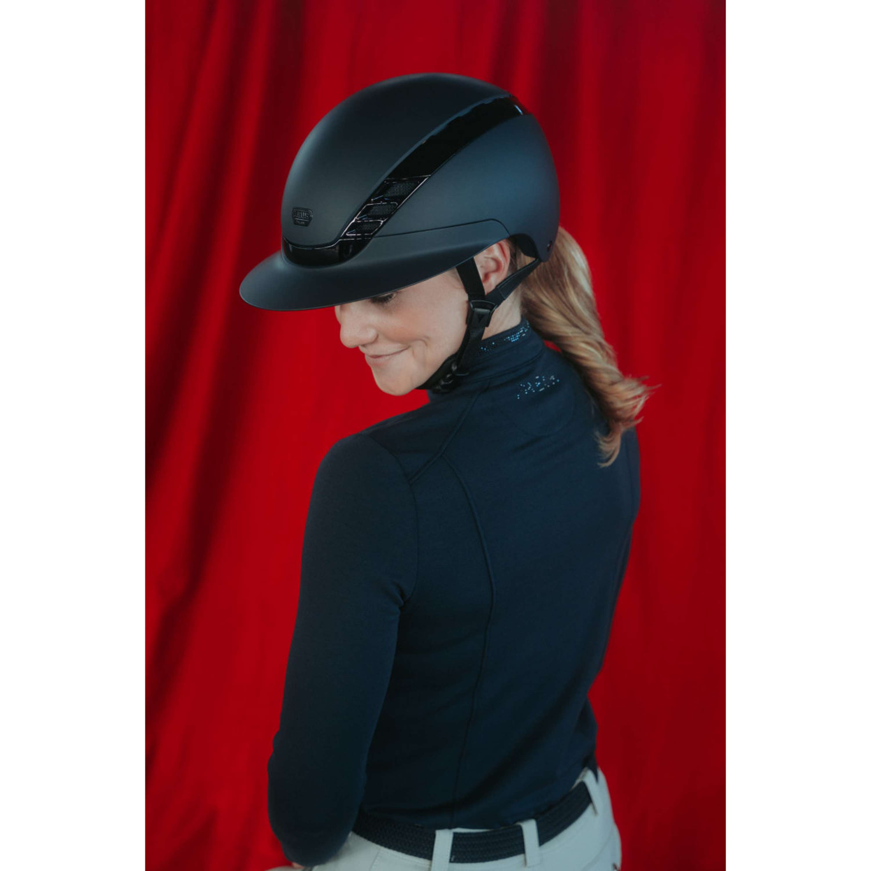 Pikeur Kask Jeździecki AirLuxe Pure Długi klapka Czarny