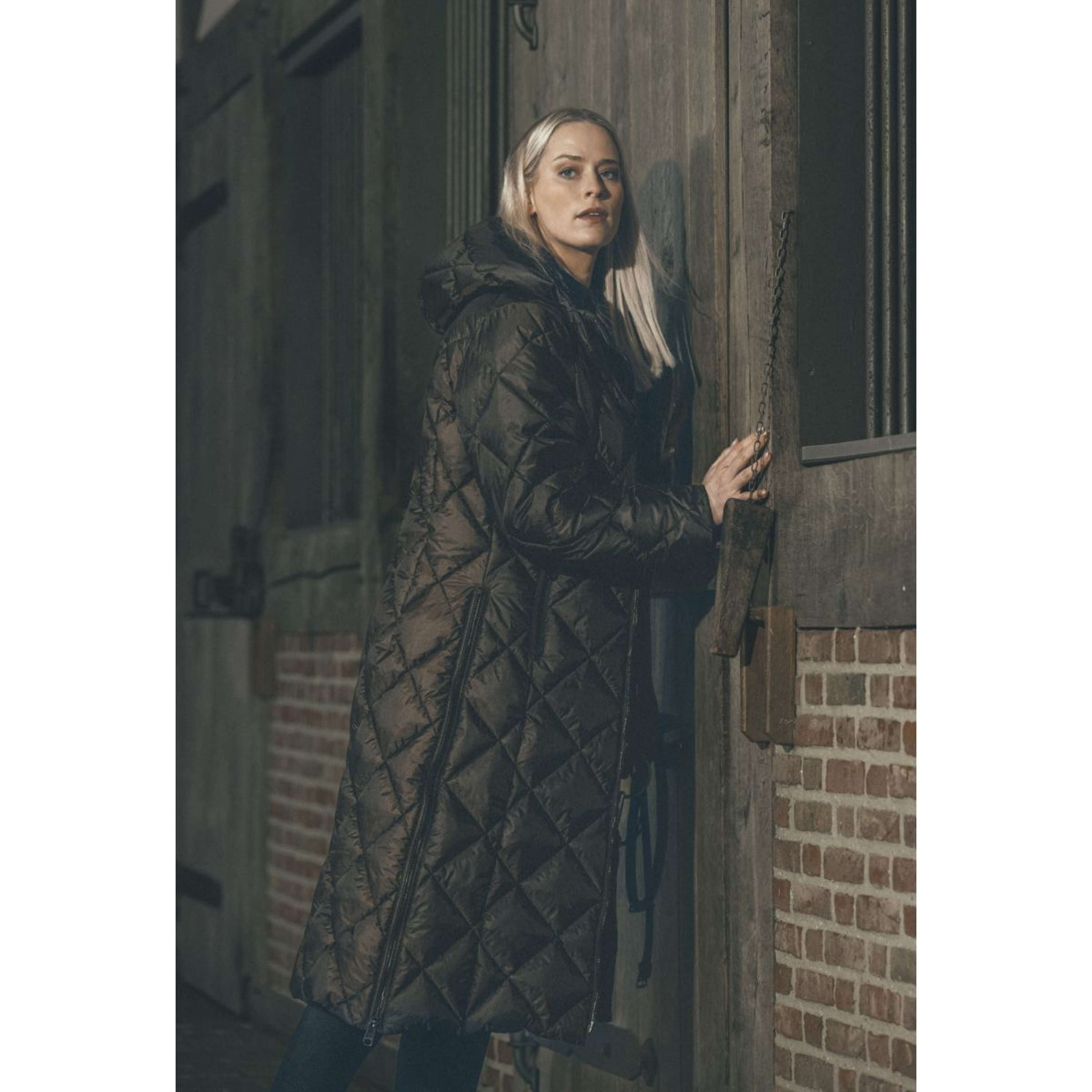 Pikeur Długi Płaszcz QuiltDiamond Selection AW26 Czekoladowy Brązowy