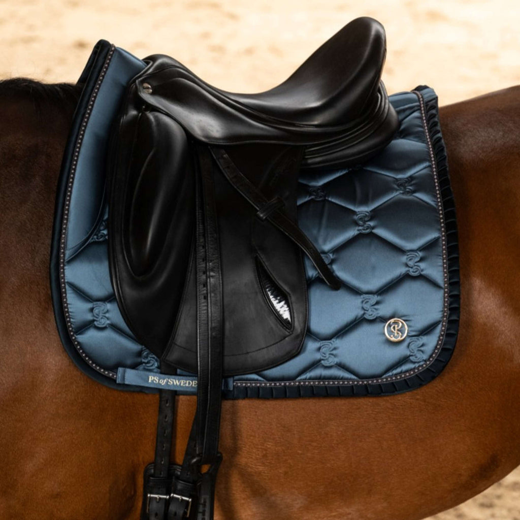 Czaprak PS of Sweden Ruffle Pearl Ujeżdżeniowy Shadow Blue