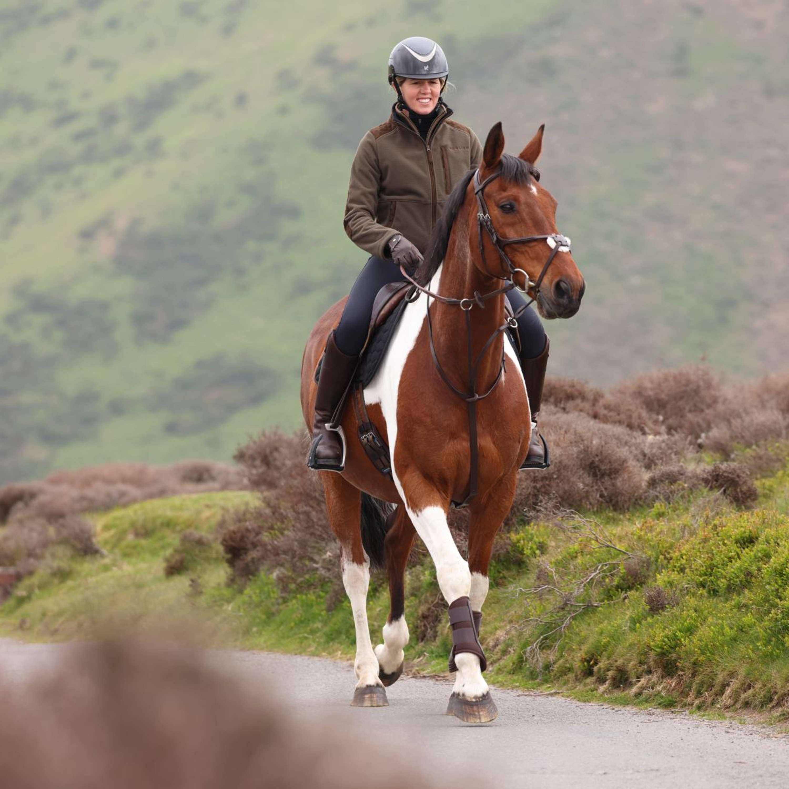 Aubrion by Shires Bluza Z Kapturem I Zamkiem Heritage Fleece Ciemnooliwkowy