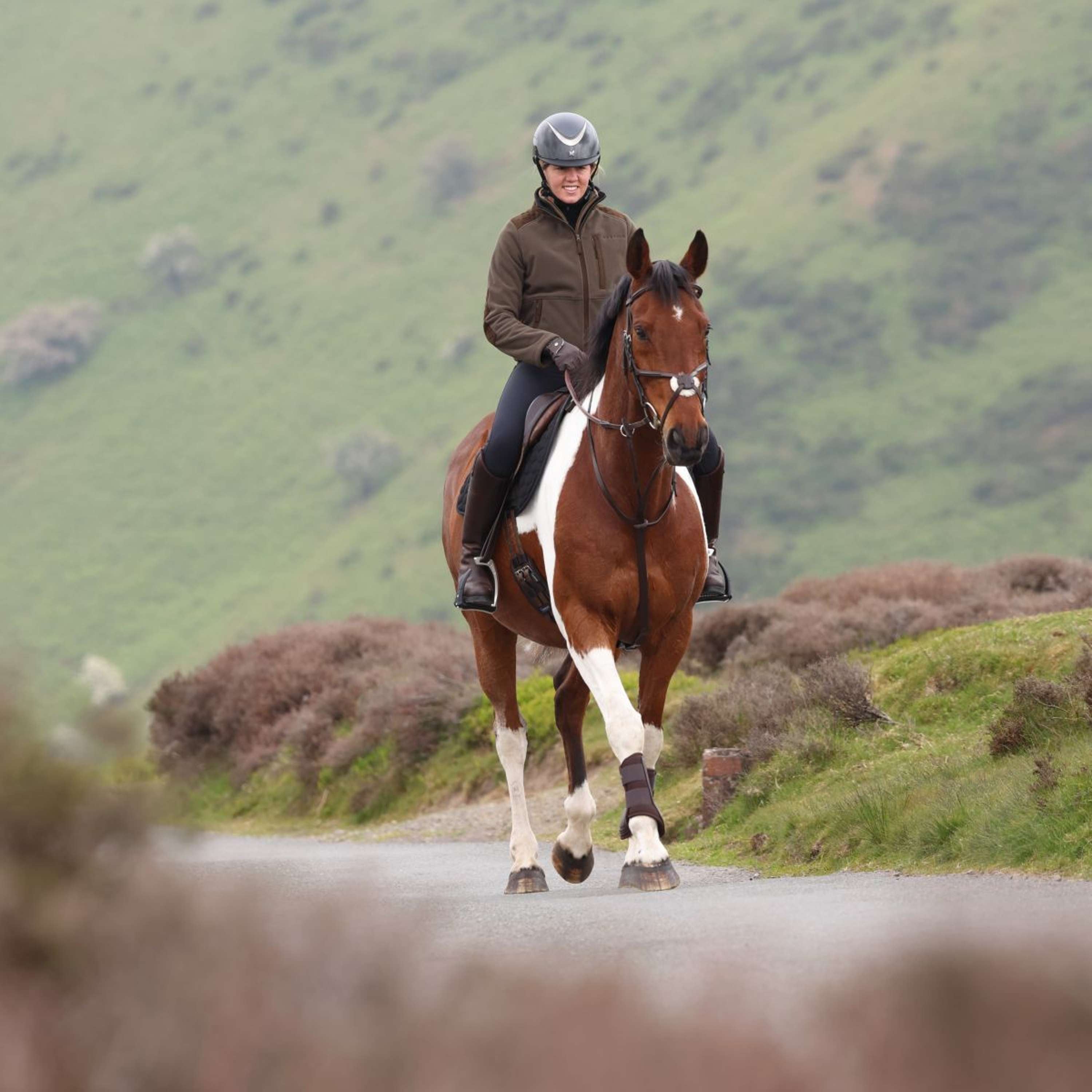 Aubrion by Shires Bluza Z Kapturem I Zamkiem Heritage Fleece Ciemnooliwkowy