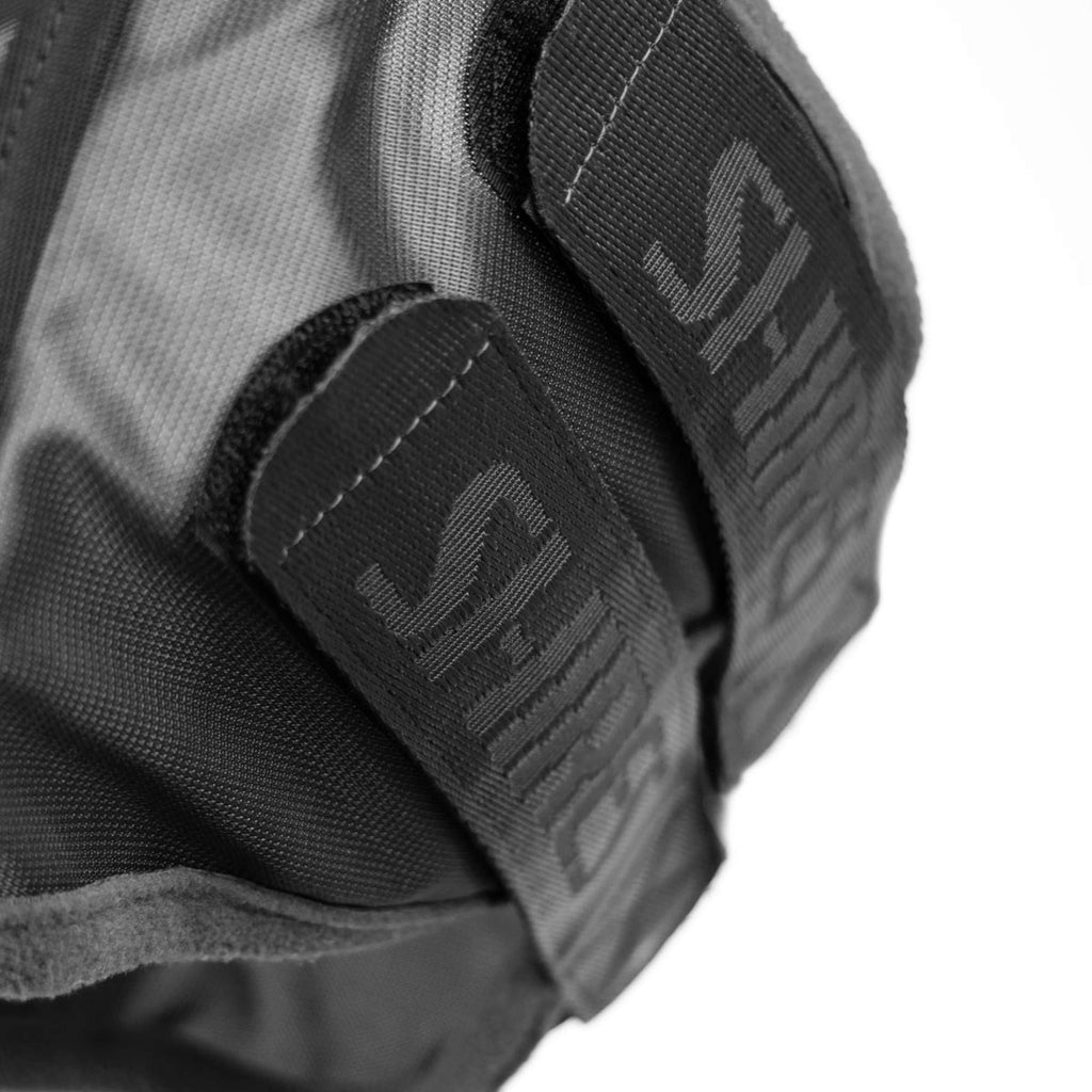 Maska przeciw muchom FlyGuard by Shires Pro Fine Mesh z uszami i frędzlami, kolor czarny
